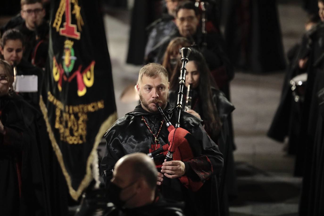 Fotos: Procesión de la Piedad por las calles de Valladolid