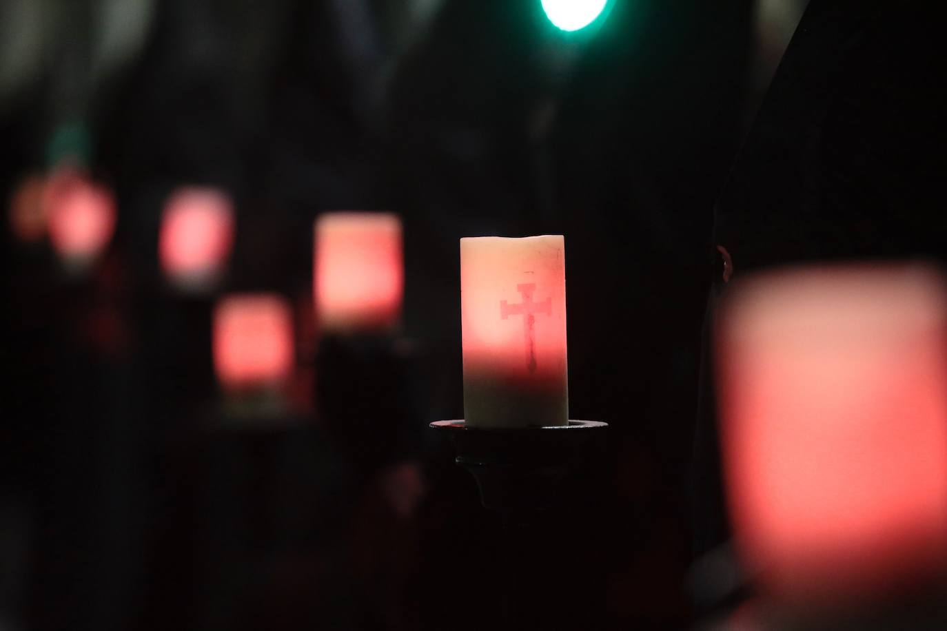 Fotos: Procesión de la Piedad por las calles de Valladolid