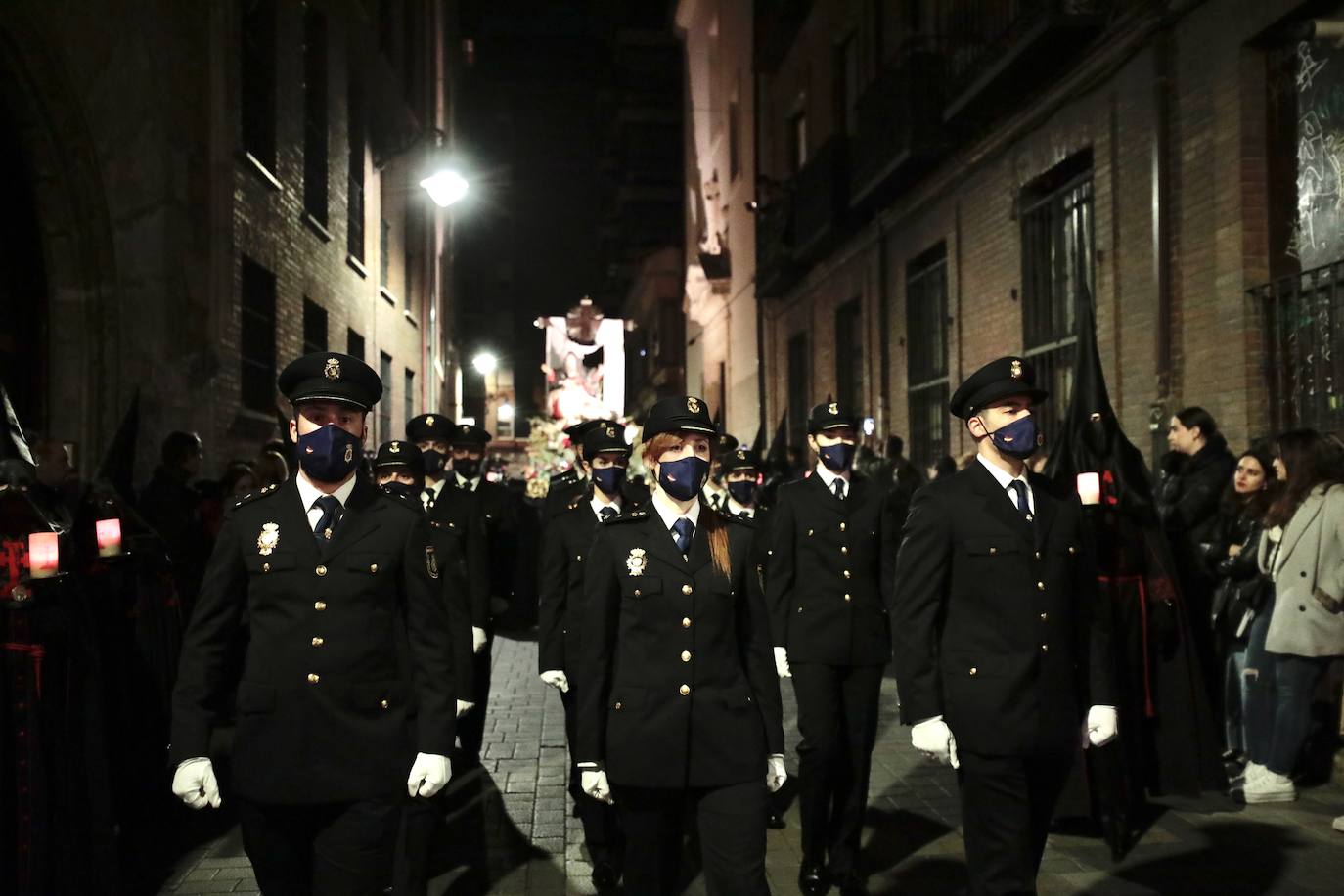Fotos: Procesión de la Piedad por las calles de Valladolid