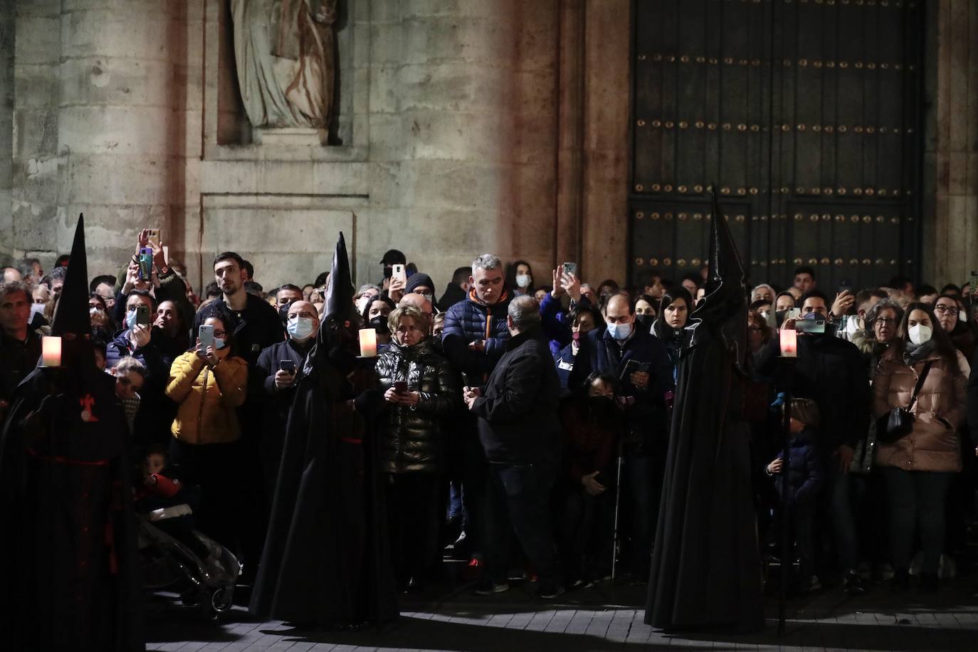 Fotos: Procesión de la Piedad por las calles de Valladolid