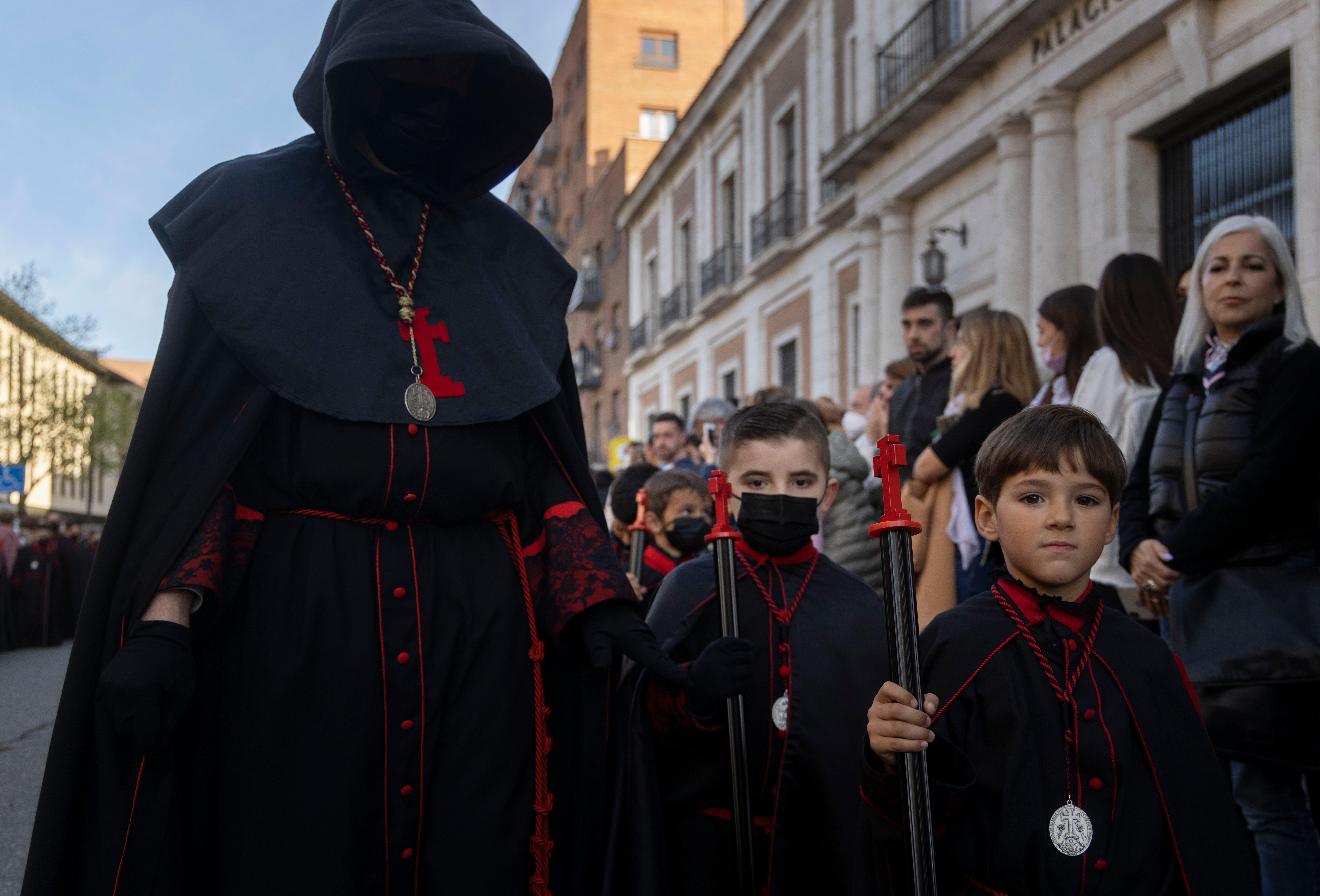 Fotos: Procesión de Penitencia y Caridad en la Semana Santa de Valladolid