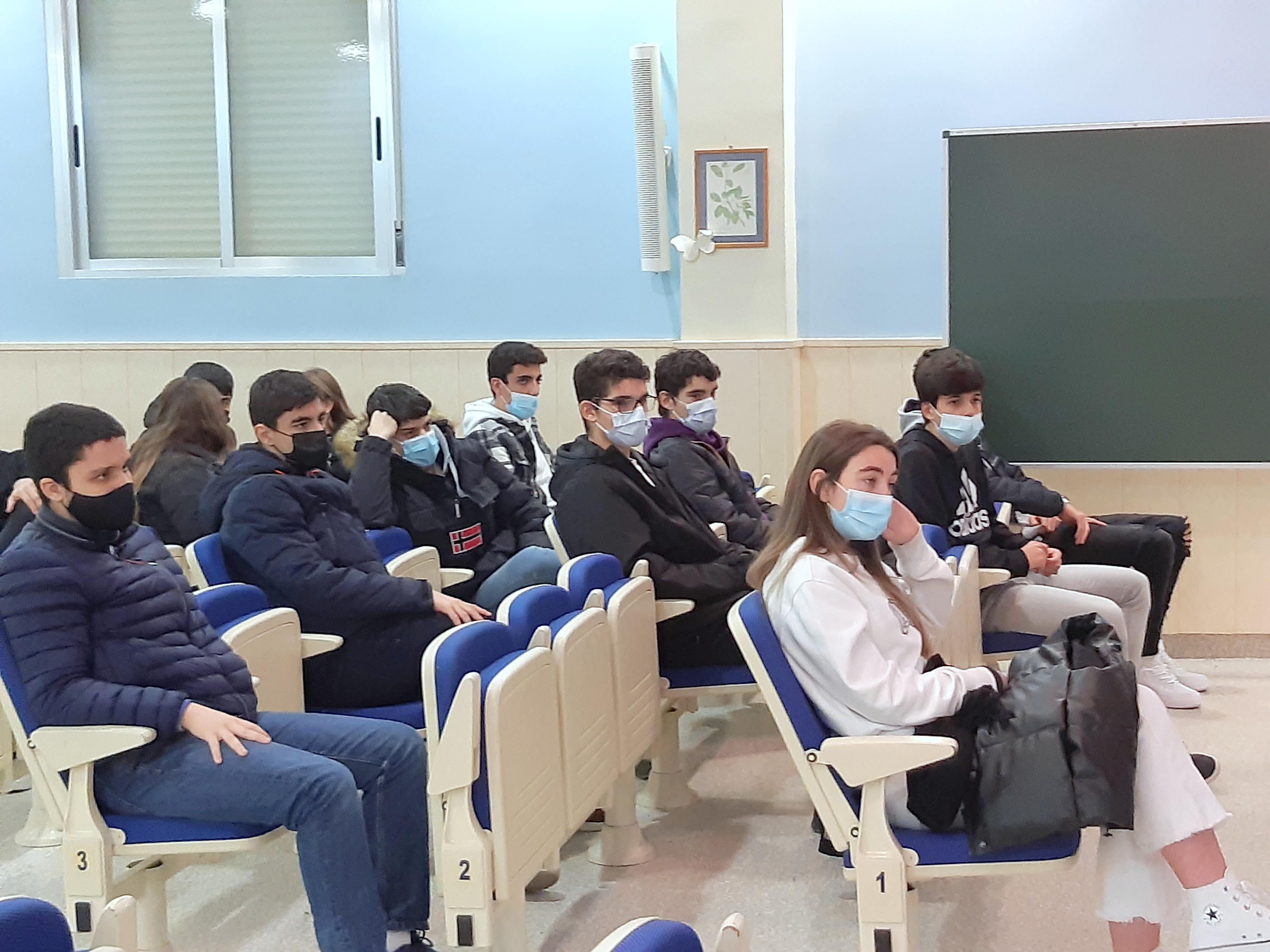 Los Nazarenos de Baltanás comparten su experiencia cofrade en el Colegio Jesús Nazareno de Getafe