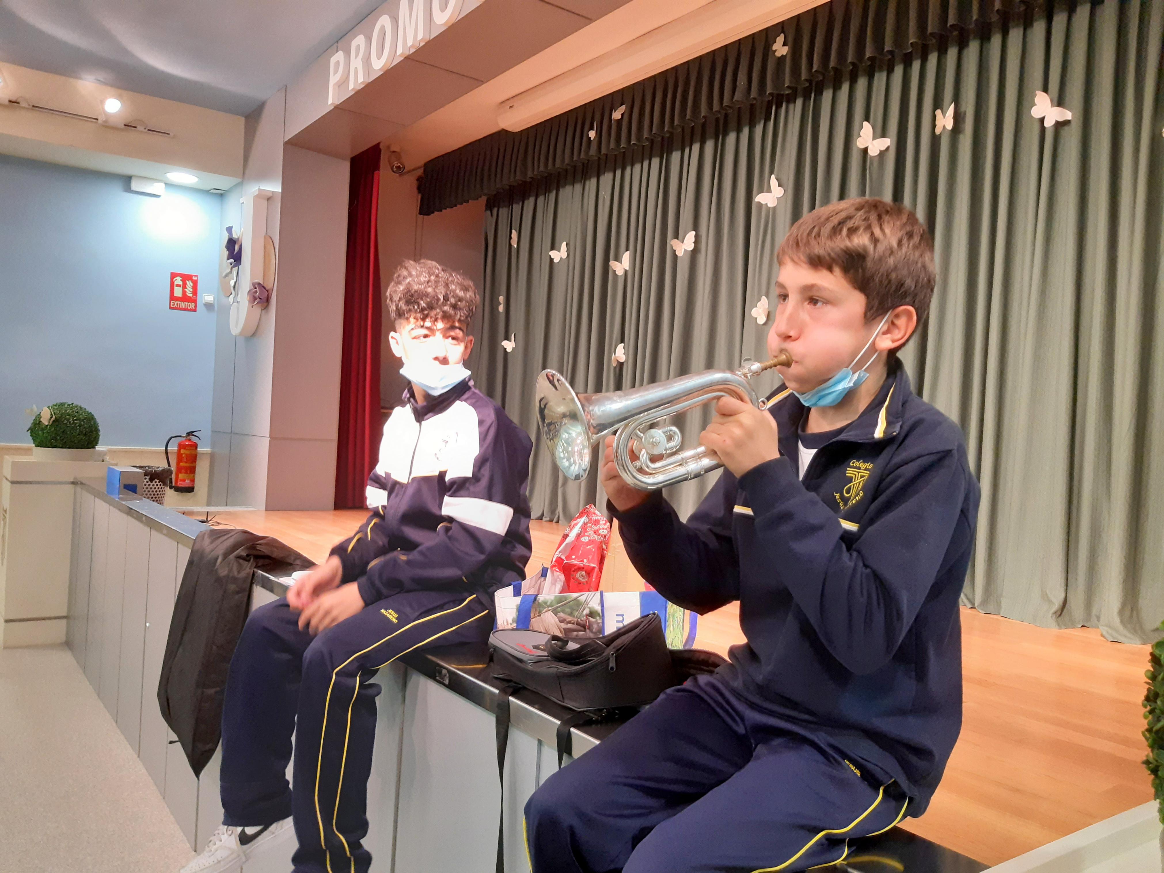 Los Nazarenos de Baltanás comparten su experiencia cofrade en el Colegio Jesús Nazareno de Getafe