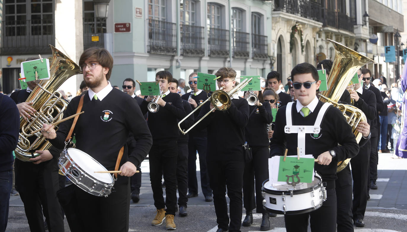 Fotos: Viernes Santo en Palencia: Procesión de los pasos