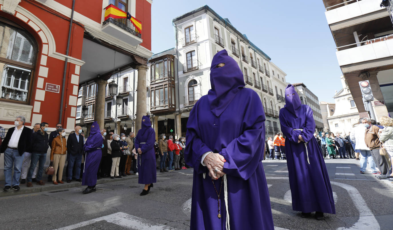 Fotos: Viernes Santo en Palencia: Procesión de los pasos