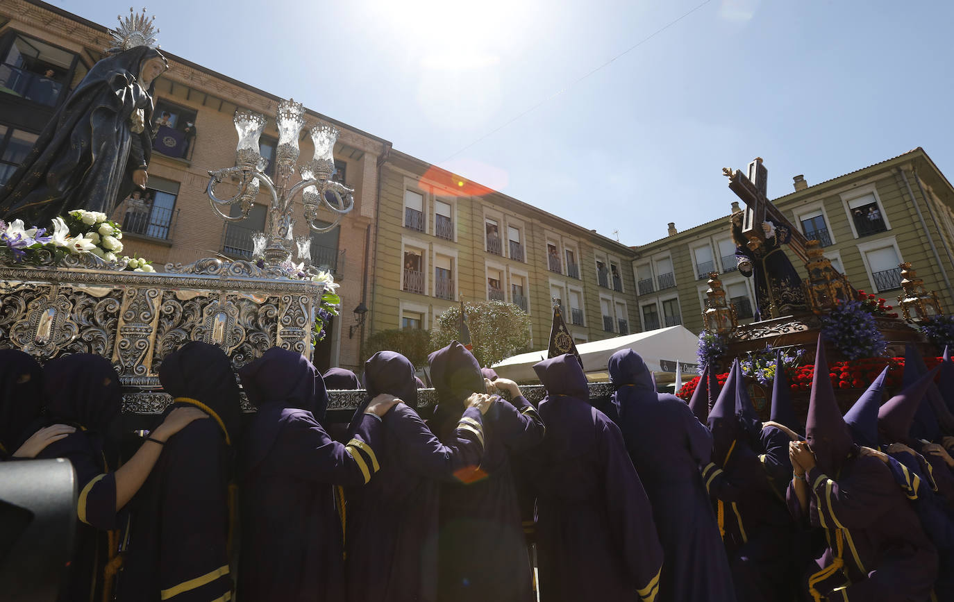 Fotos: Viernes Santo en Palencia: Procesión de los pasos