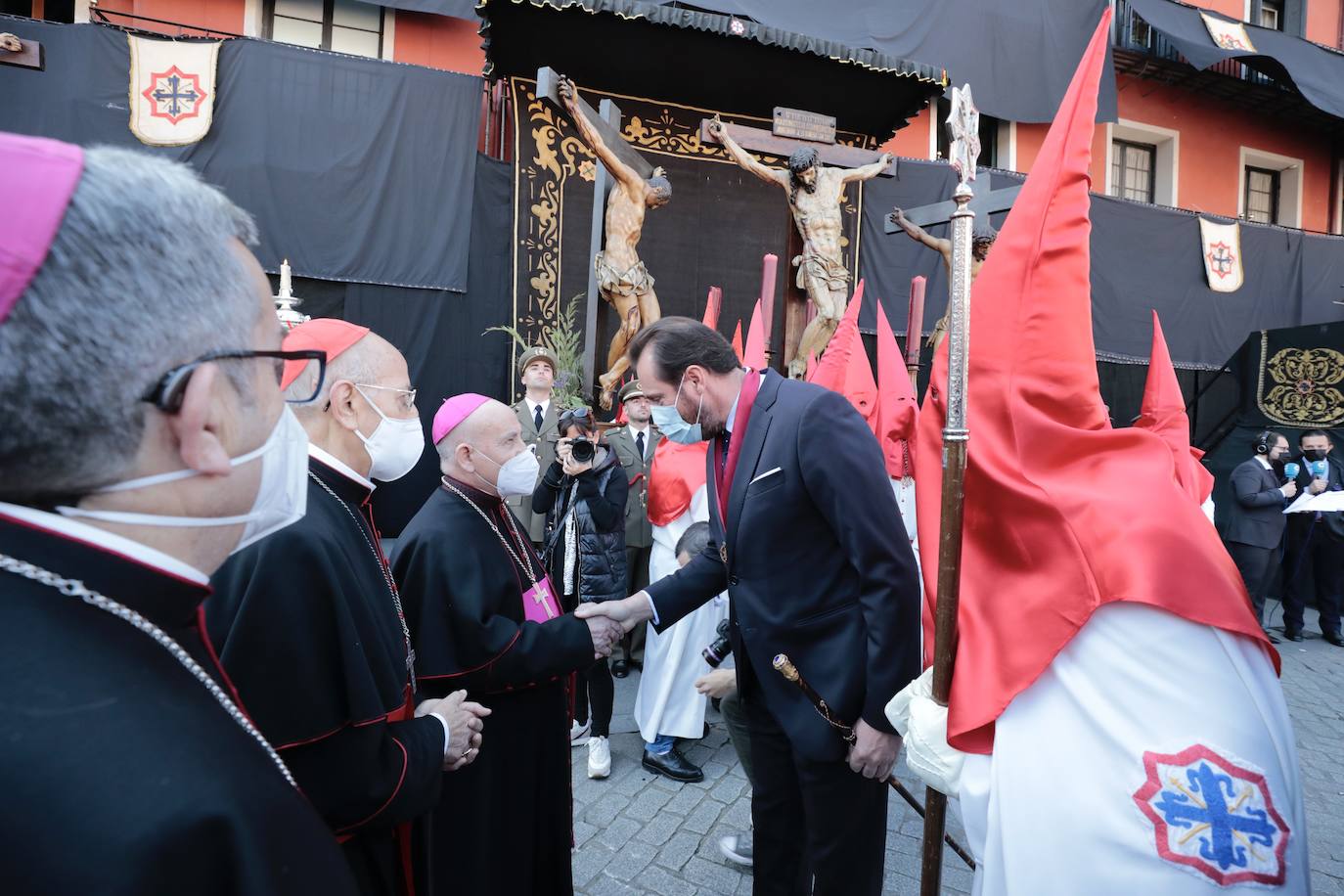 Fotos: Sermón de las Siete Palabras en Valladolid durante la jornada de Viernes Santo (1/2)