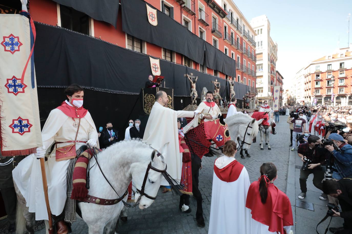 Fotos: Sermón de las Siete Palabras en Valladolid durante la jornada de Viernes Santo (1/2)