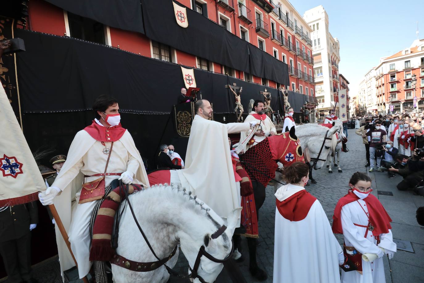 Fotos: Sermón de las Siete Palabras en Valladolid durante la jornada de Viernes Santo (2/2)