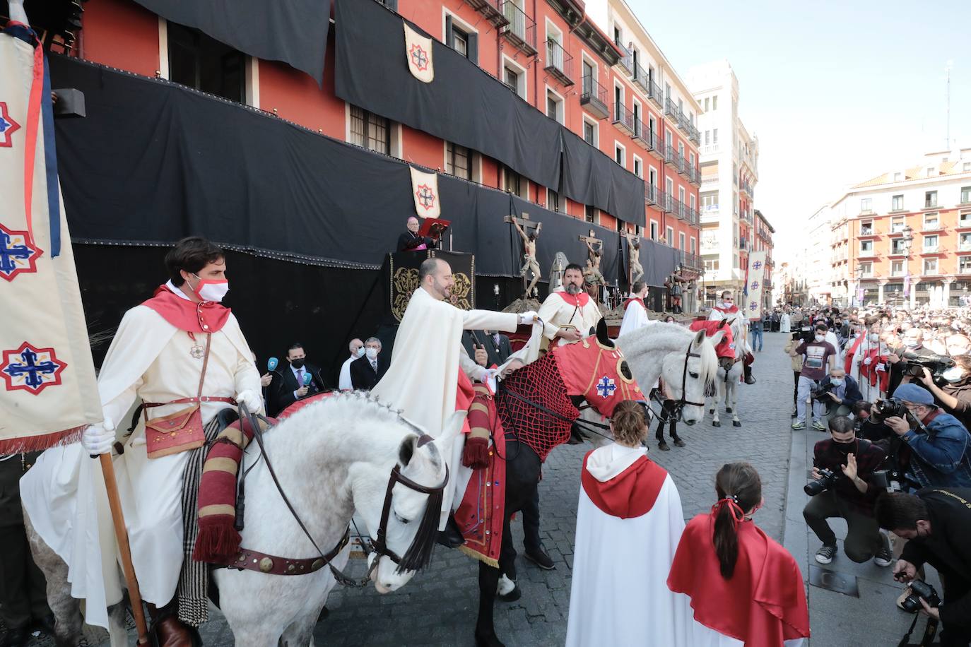 Fotos: Sermón de las Siete Palabras en Valladolid durante la jornada de Viernes Santo (2/2)