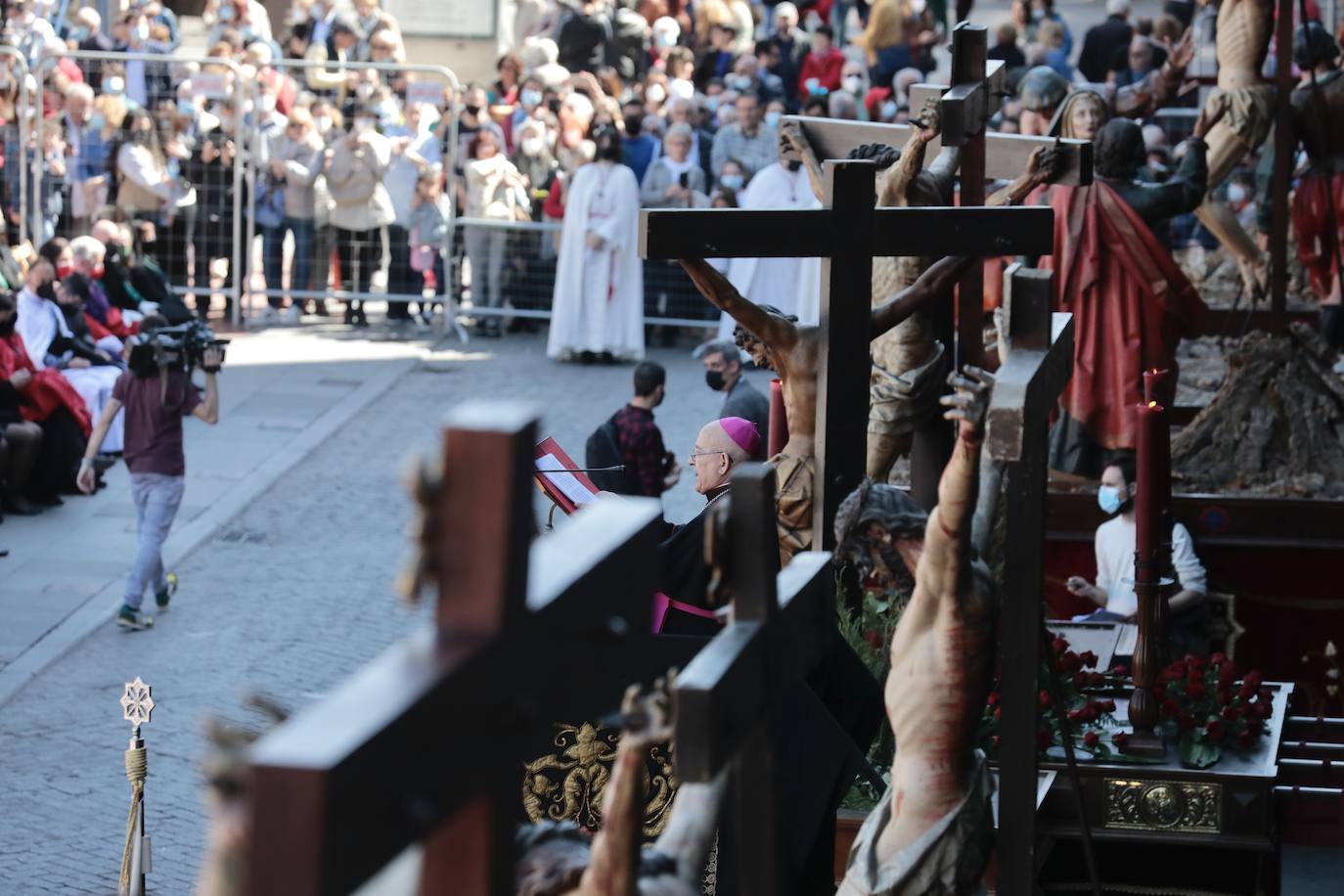 Fotos: Sermón de las Siete Palabras en Valladolid durante la jornada de Viernes Santo (2/2)