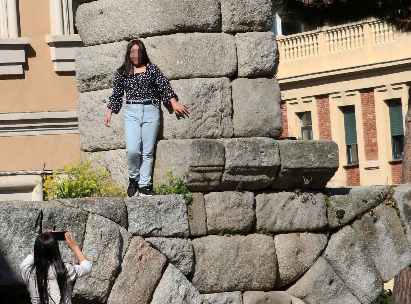 Fotos: Falta de respeto de algunos turistas con el Acueducto