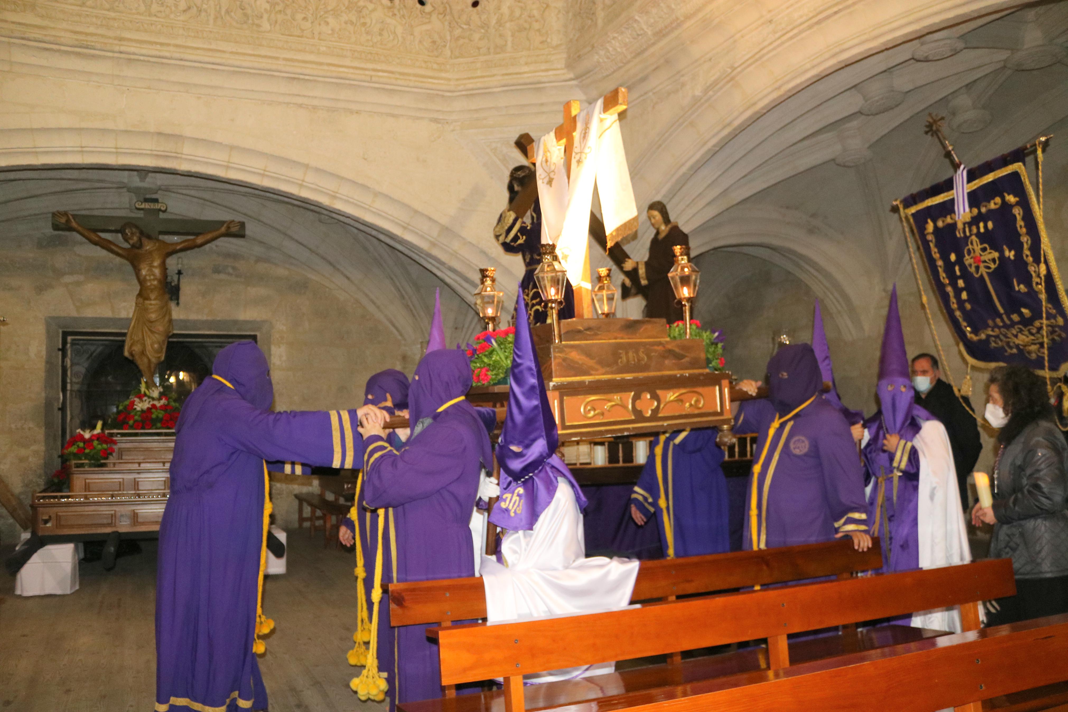 Los Nazarenos de Baltanás organizaron el XXII Vía Crucis del Silencio en el que también participaron los Hermanos de Palencia