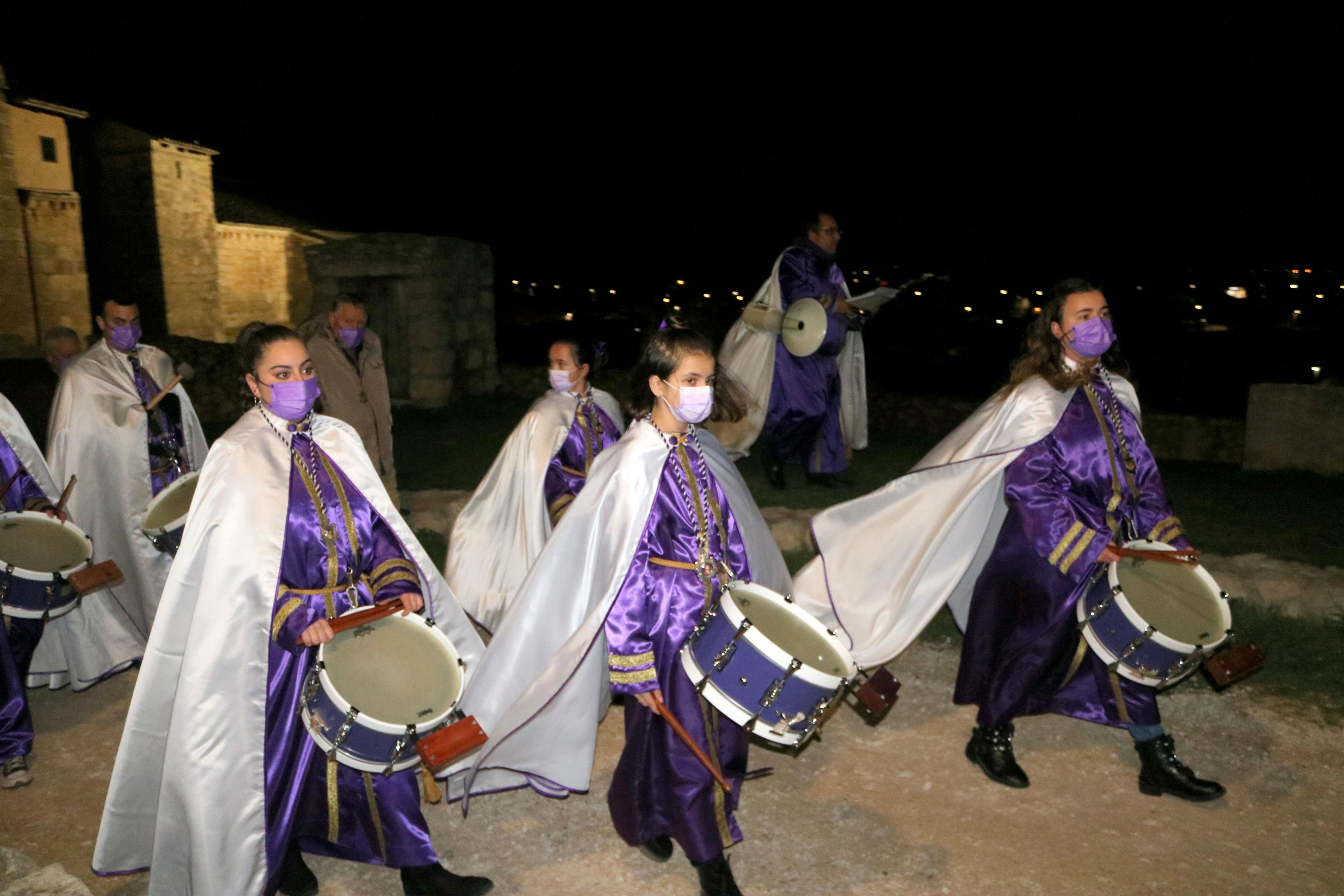 Los Nazarenos de Baltanás organizaron el XXII Vía Crucis del Silencio en el que también participaron los Hermanos de Palencia