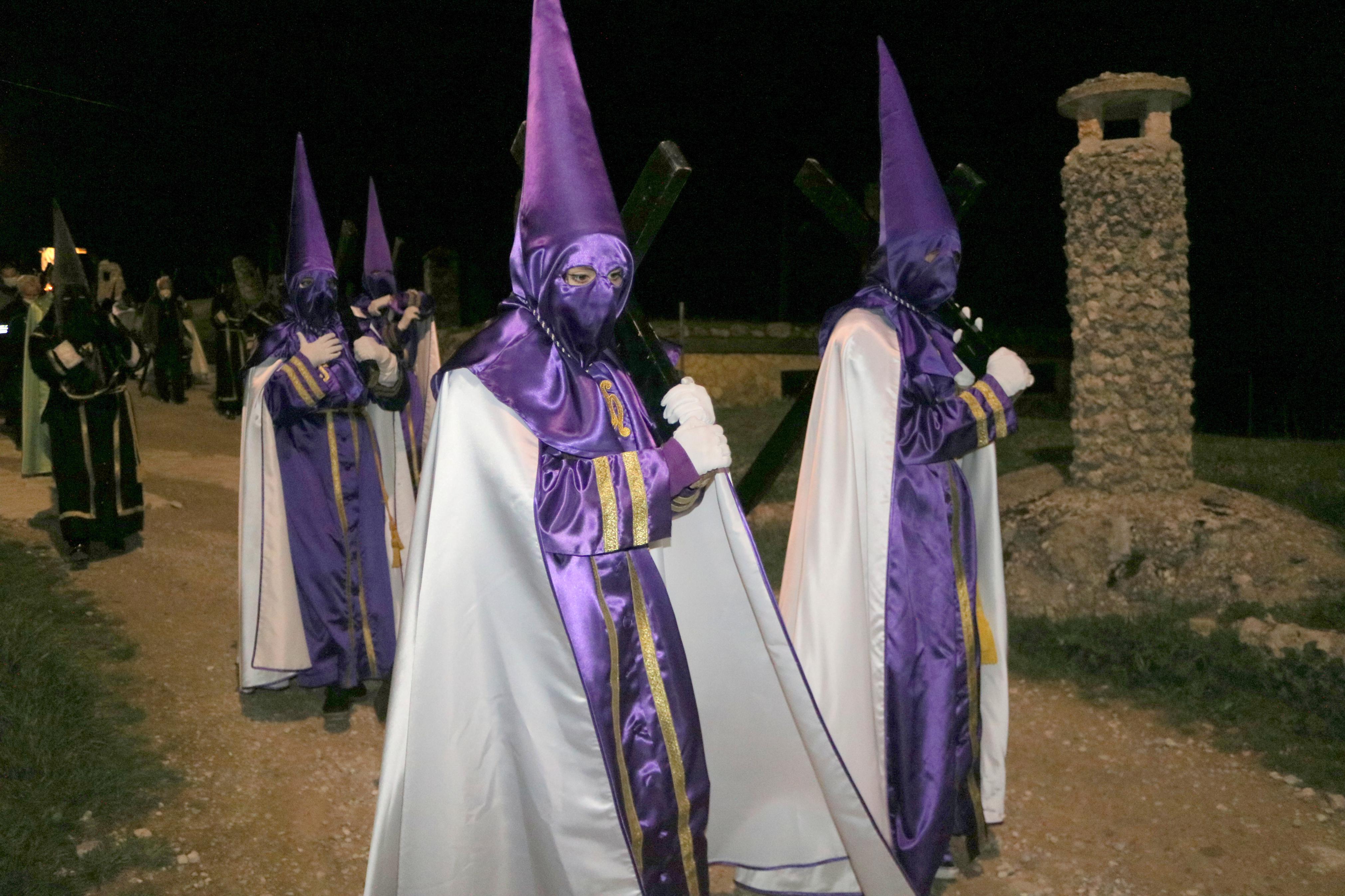 Los Nazarenos de Baltanás organizaron el XXII Vía Crucis del Silencio en el que también participaron los Hermanos de Palencia