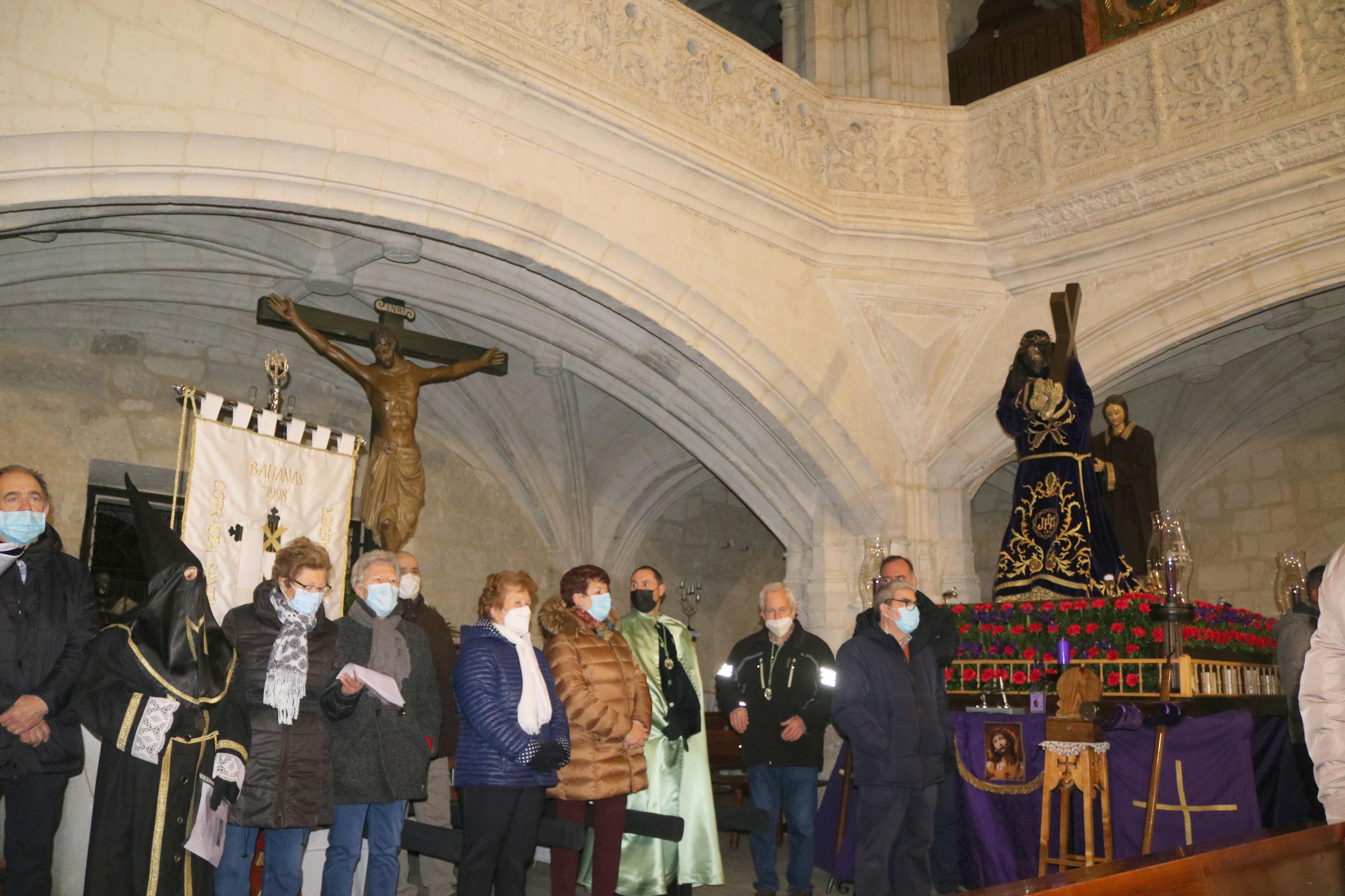 Los Nazarenos de Baltanás organizaron el XXII Vía Crucis del Silencio en el que también participaron los Hermanos de Palencia