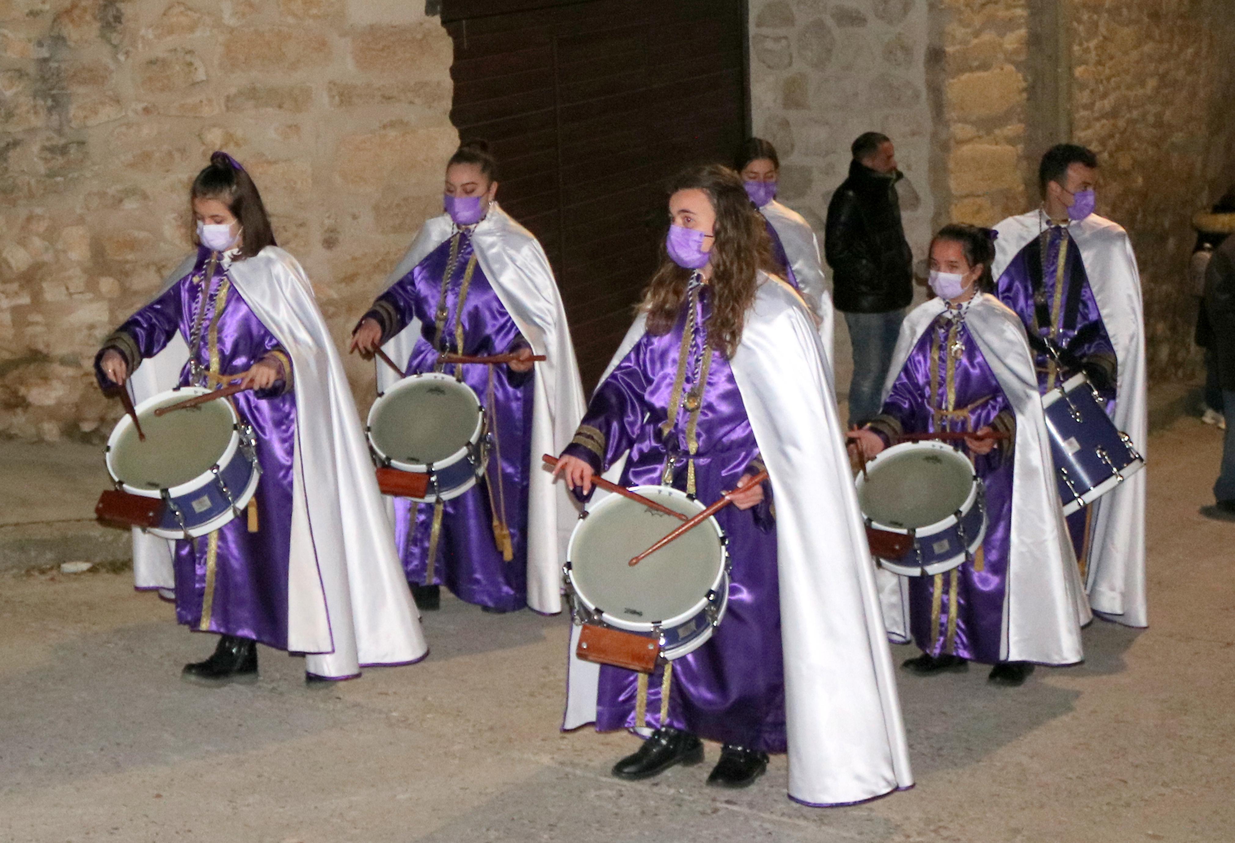 Los Nazarenos de Baltanás organizaron el XXII Vía Crucis del Silencio en el que también participaron los Hermanos de Palencia