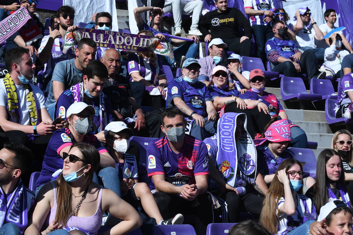 Fotos: Búscate en el grada del Real Valladolid-Almería (1/9)