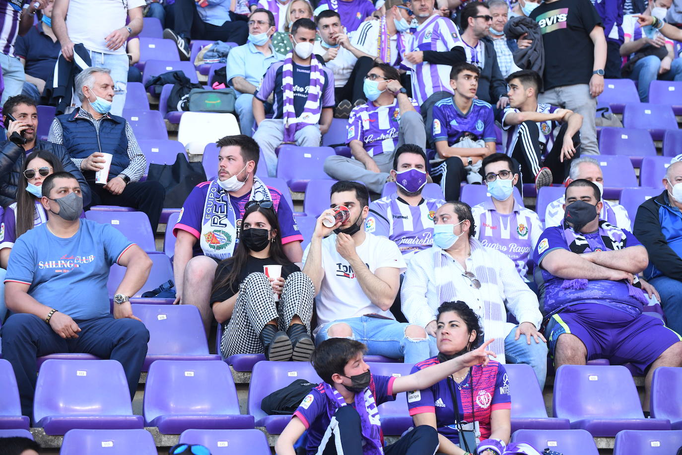 Fotos: Búscate en el grada del Real Valladolid-Almería (2/9)