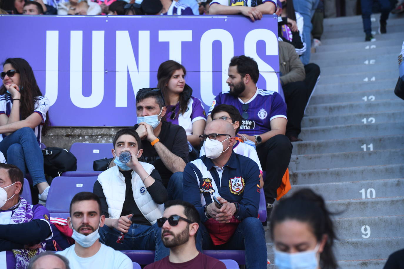 Fotos: Búscate en el grada del Real Valladolid-Almería (2/9)