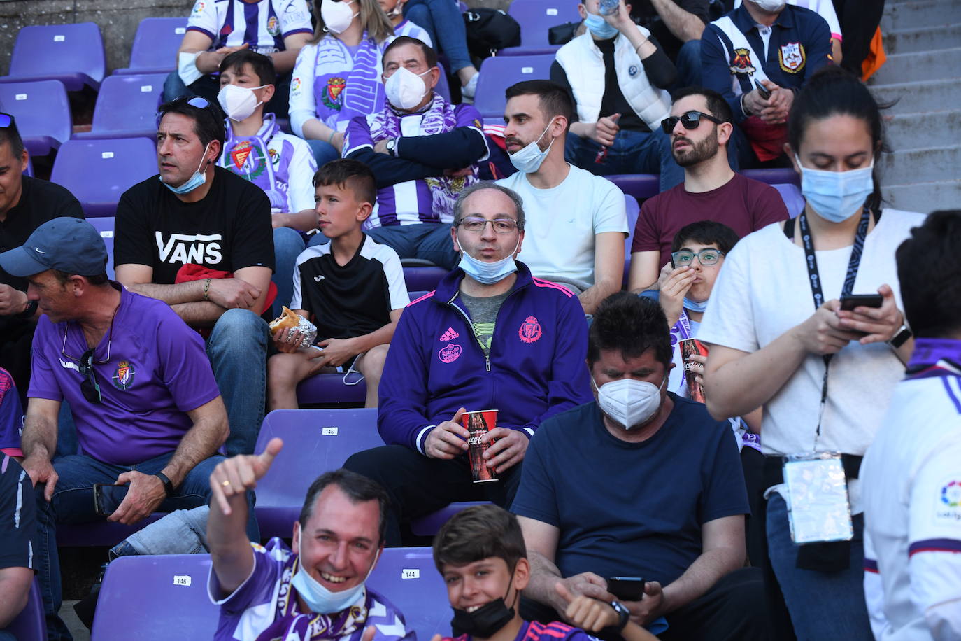 Fotos: Búscate en el grada del Real Valladolid-Almería (2/9)