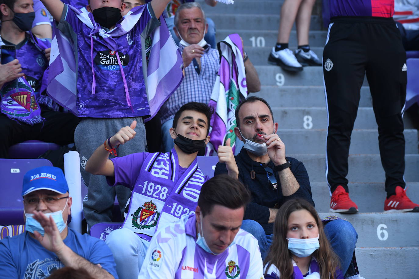 Fotos: Búscate en el grada del Real Valladolid-Almería (2/9)