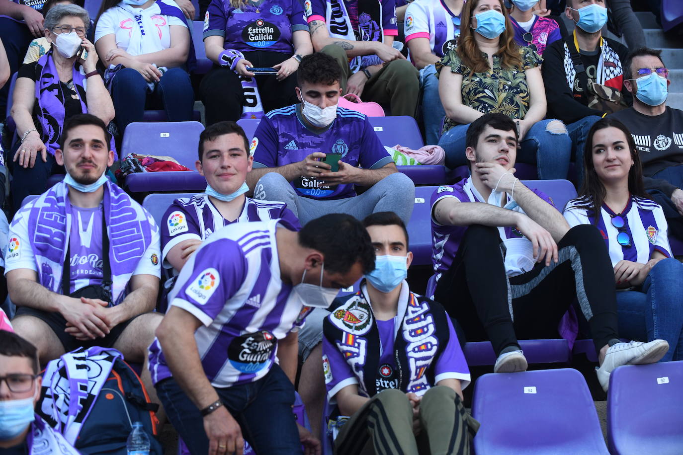 Fotos: Búscate en la grada del Real Valladolid-Almería (3/9)