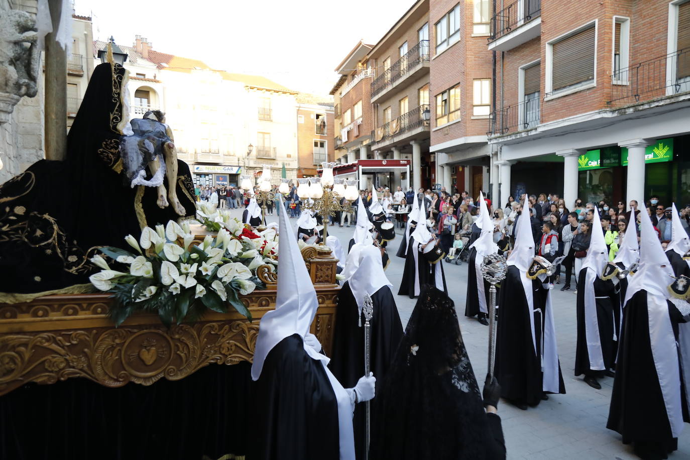 Fotos: Procesión General del Viernes Santo en Peñafiel (1/5)
