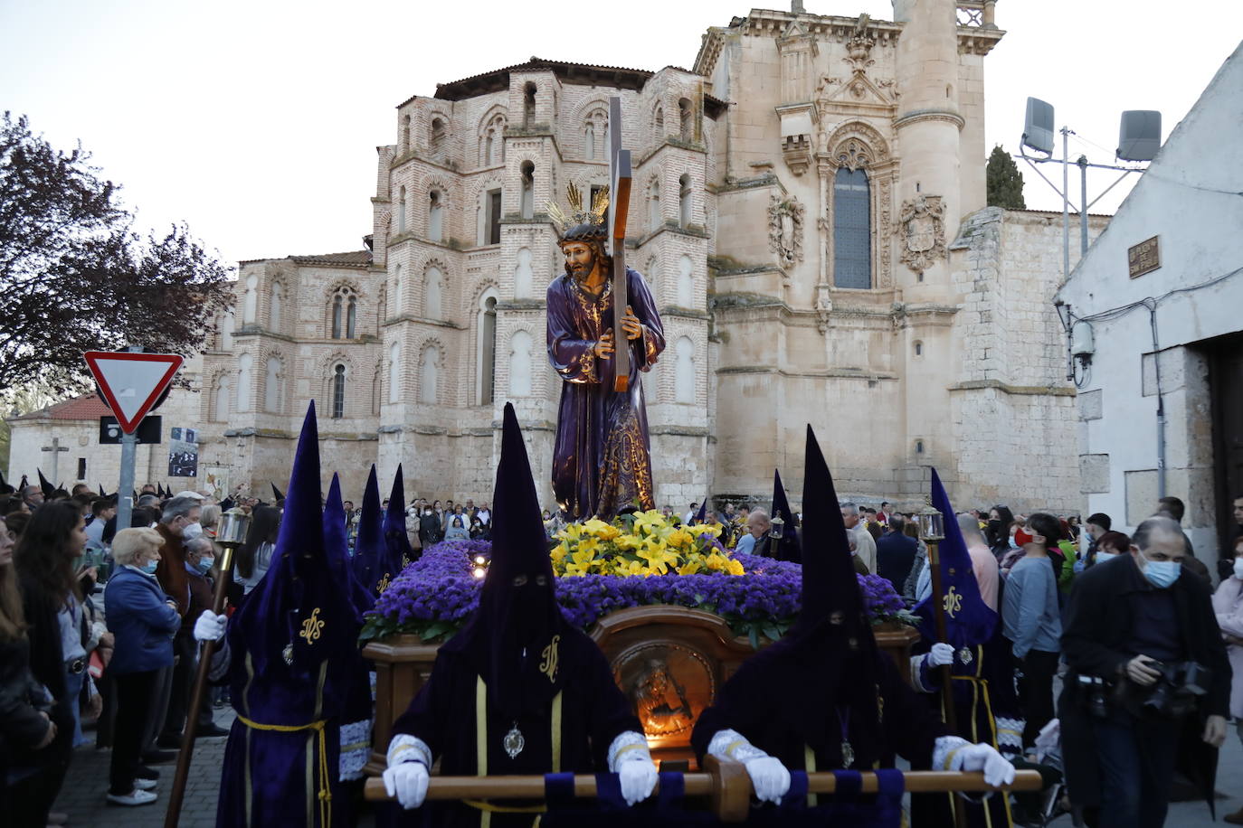 Fotos: Procesión General del Viernes Santo en Peñafiel (1/5)