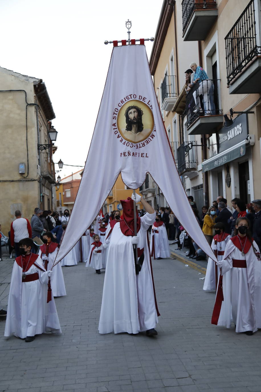 Fotos: Procesión General del Viernes Santo en Peñafiel (2/5)