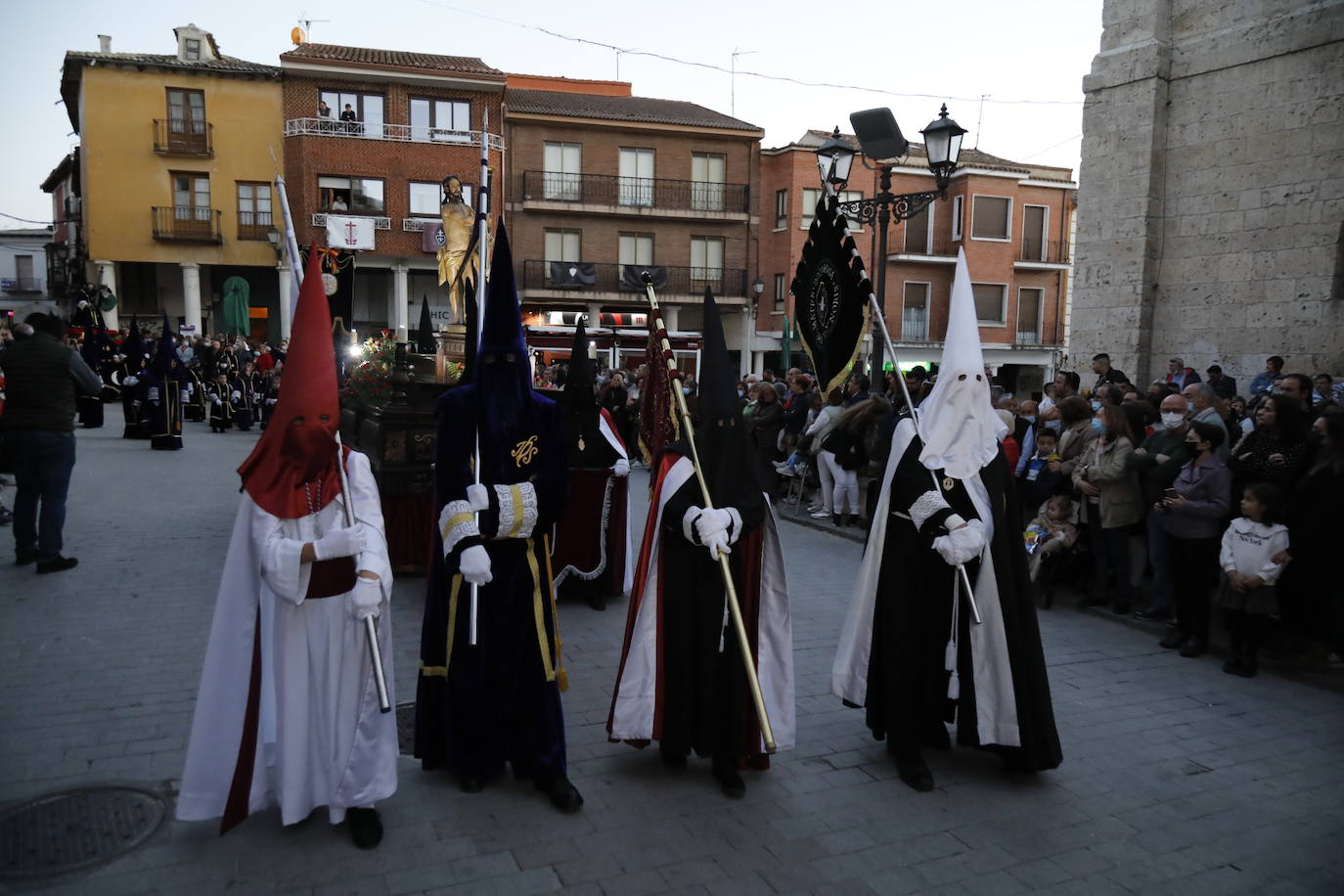 Fotos: Procesión General del Viernes Santo en Peñafiel (3/5)