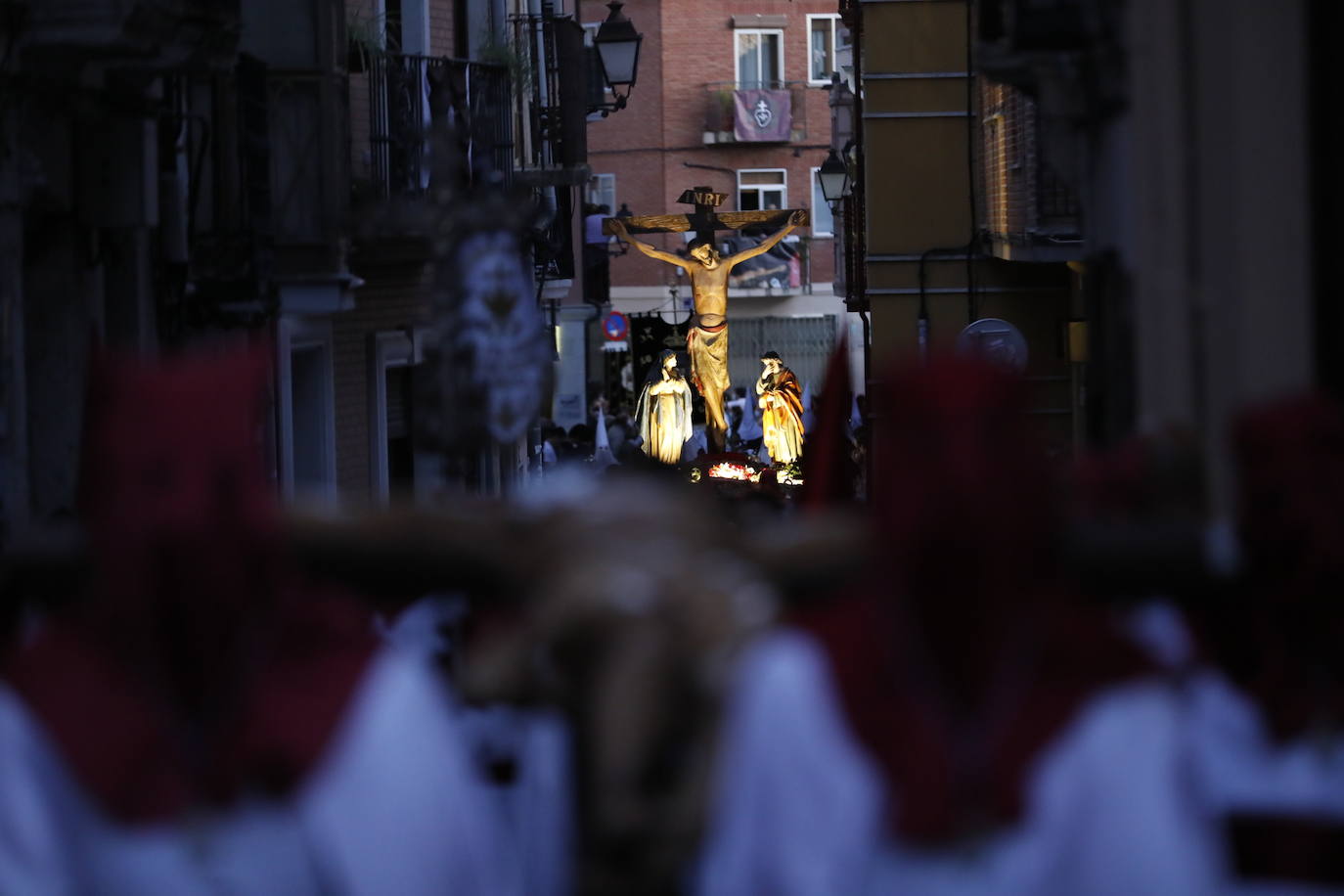 Fotos: Procesión General del Viernes Santo en Peñafiel (3/5)