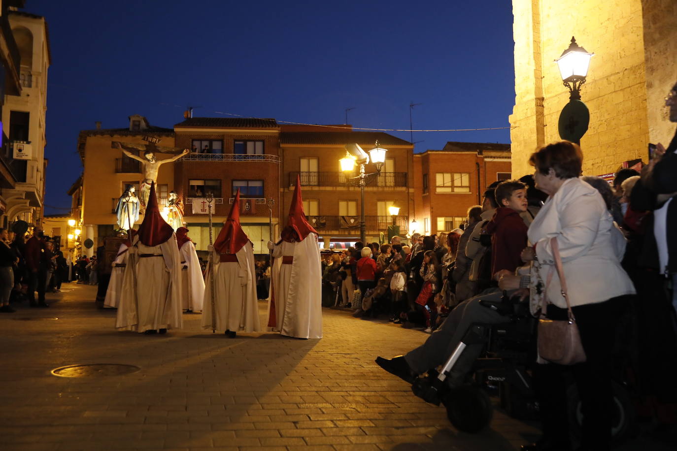 Fotos: Procesión General del Viernes Santo en Peñafiel (3/5)