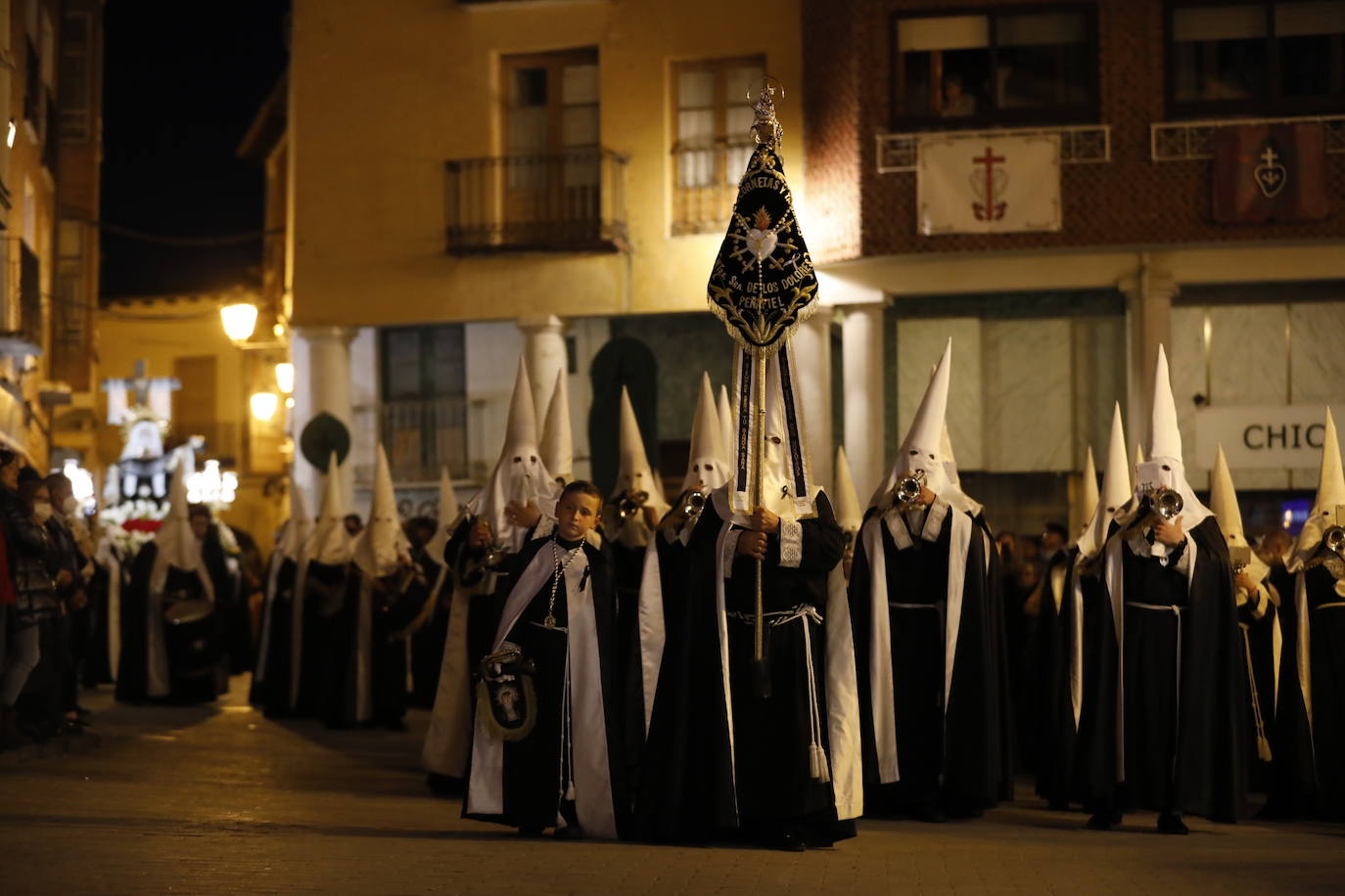 Fotos: Procesión General del Viernes Santo en Peñafiel (3/5)