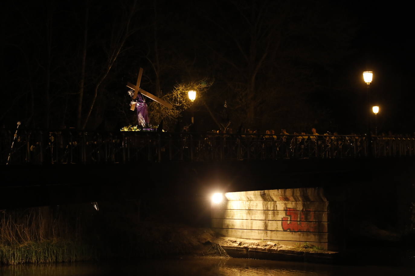 Fotos: Procesión General del Viernes Santo en Peñafiel (4/5)