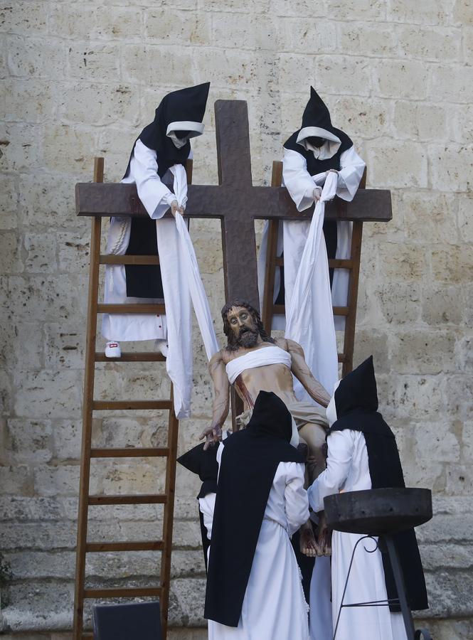 Fotos: Viernes Santo en Palencia: Función del Descendimiento