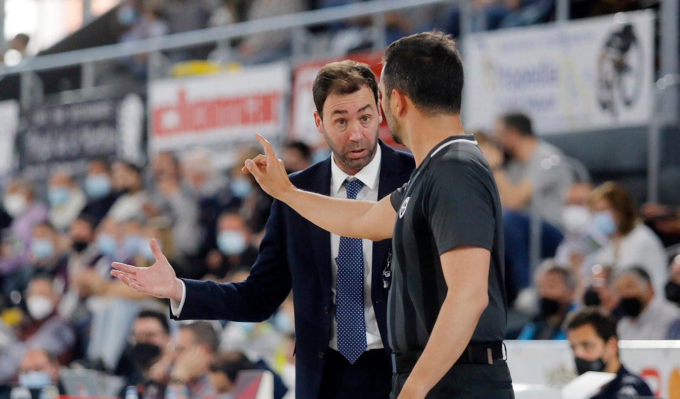 EasyCharger Palencia 76 - 80 Unicaja Banco Oviedo