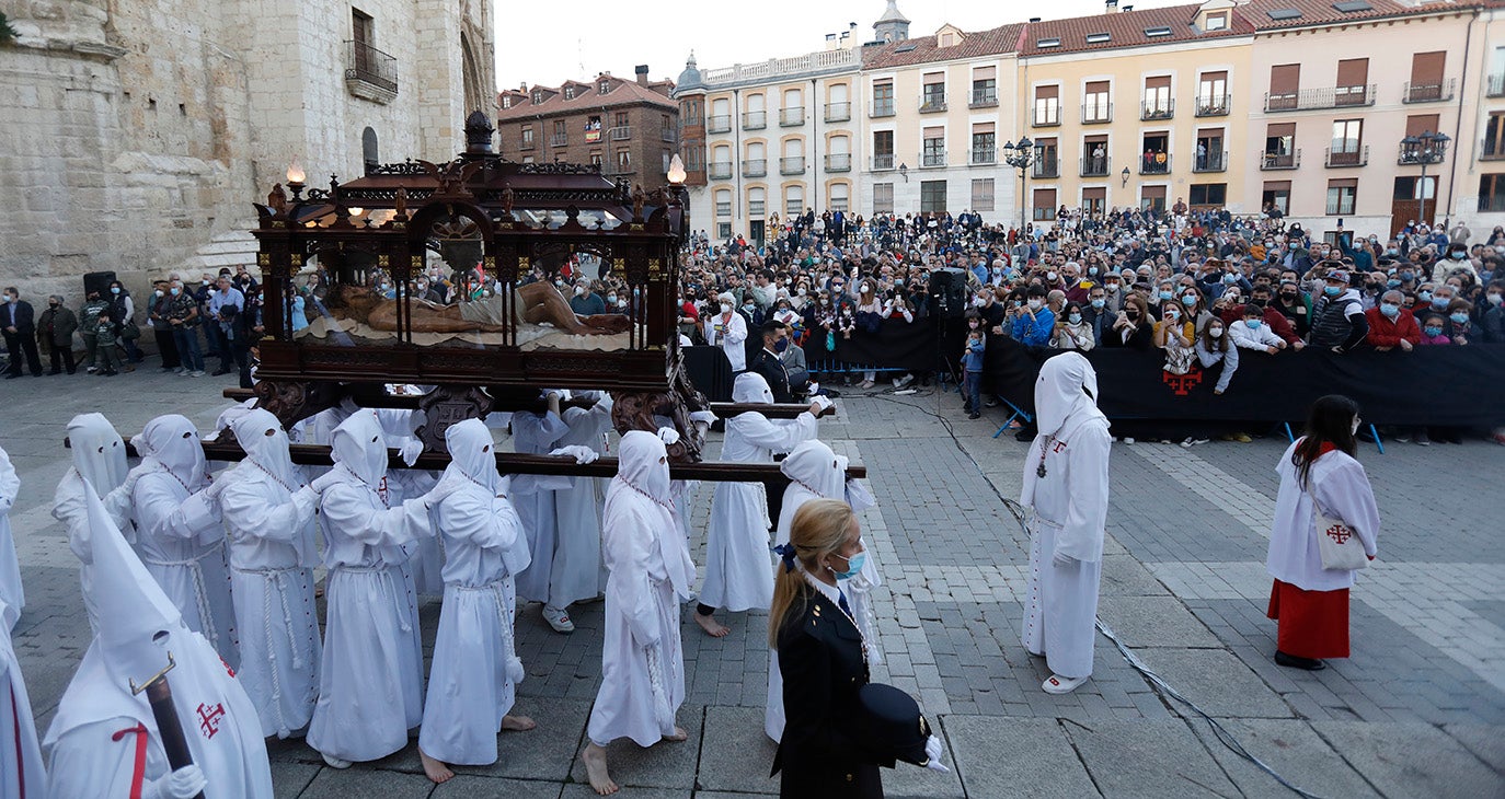 Fotos: Viernes Santo: Procesión del Santo Entierro