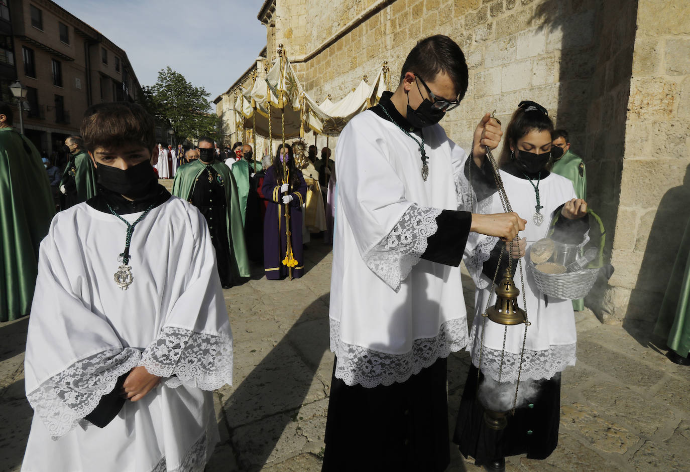 Fotos: Domingo de Resurrección: La Virgen se encuentra con su hijo