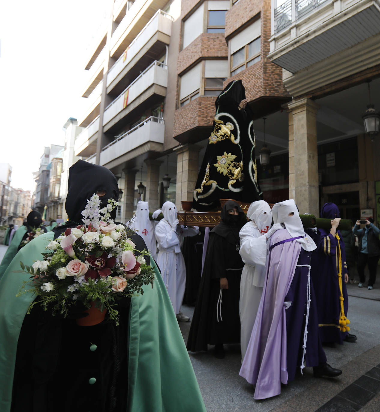 Fotos: Domingo de Resurrección: La Virgen se encuentra con su hijo