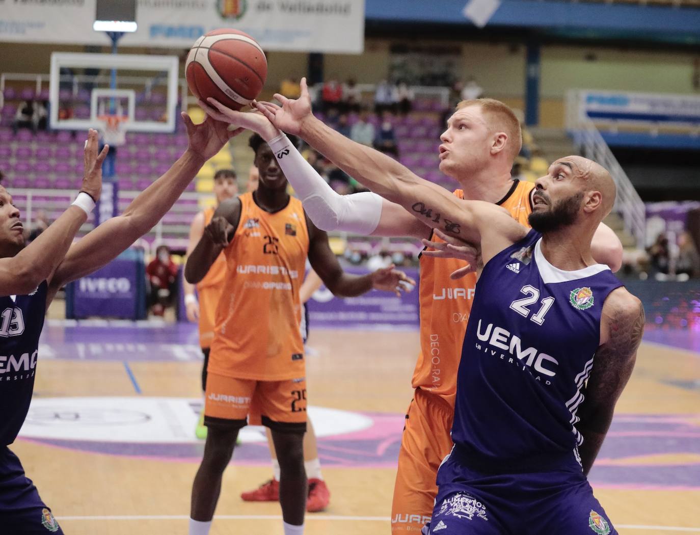 Partido entre el UEMC Real Valladolid y el Juaristi. 