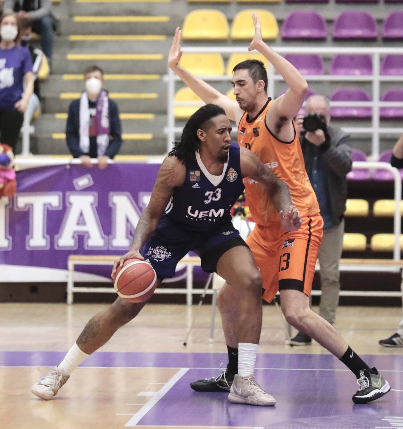 Partido entre el UEMC Real Valladolid y el Juaristi. 