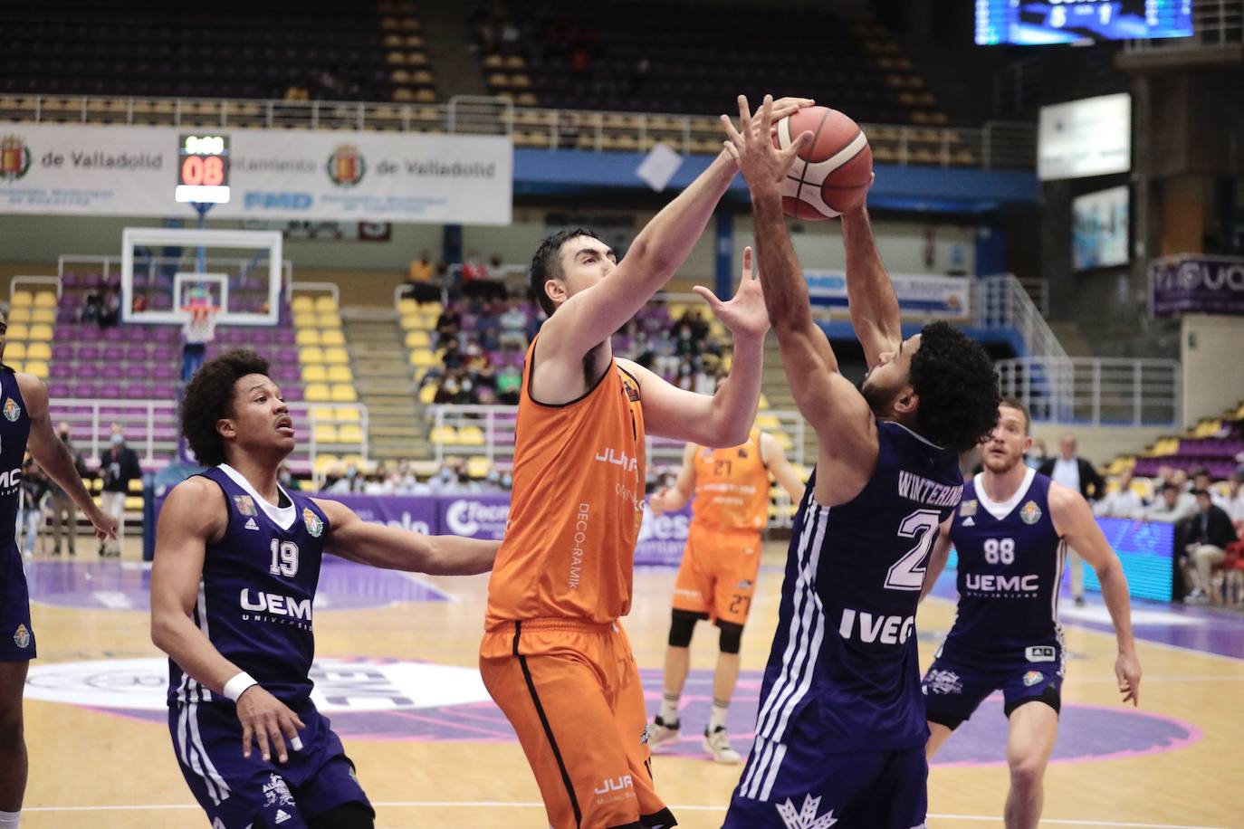 Partido entre el UEMC Real Valladolid y el Juaristi. 