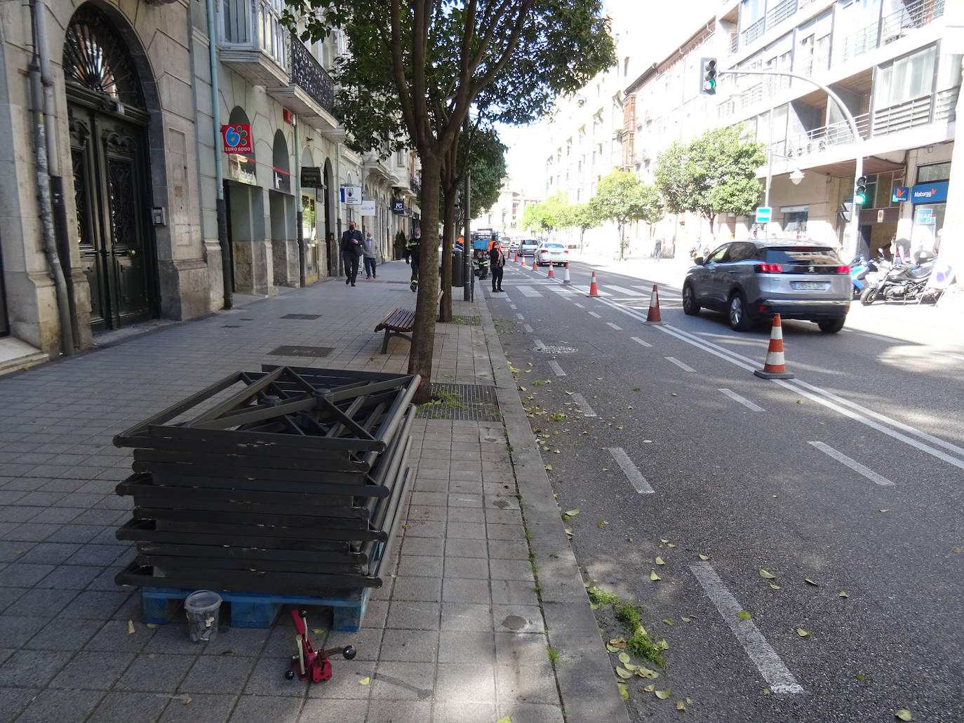 Fotos: Obras en la calle Miguel Íscar de Valladolid