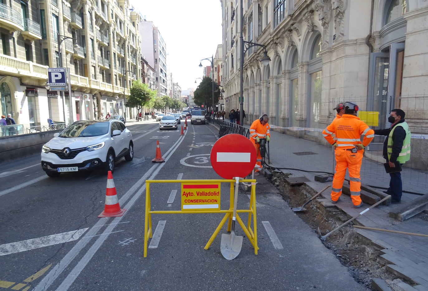 Fotos: Obras en la calle Miguel Íscar de Valladolid