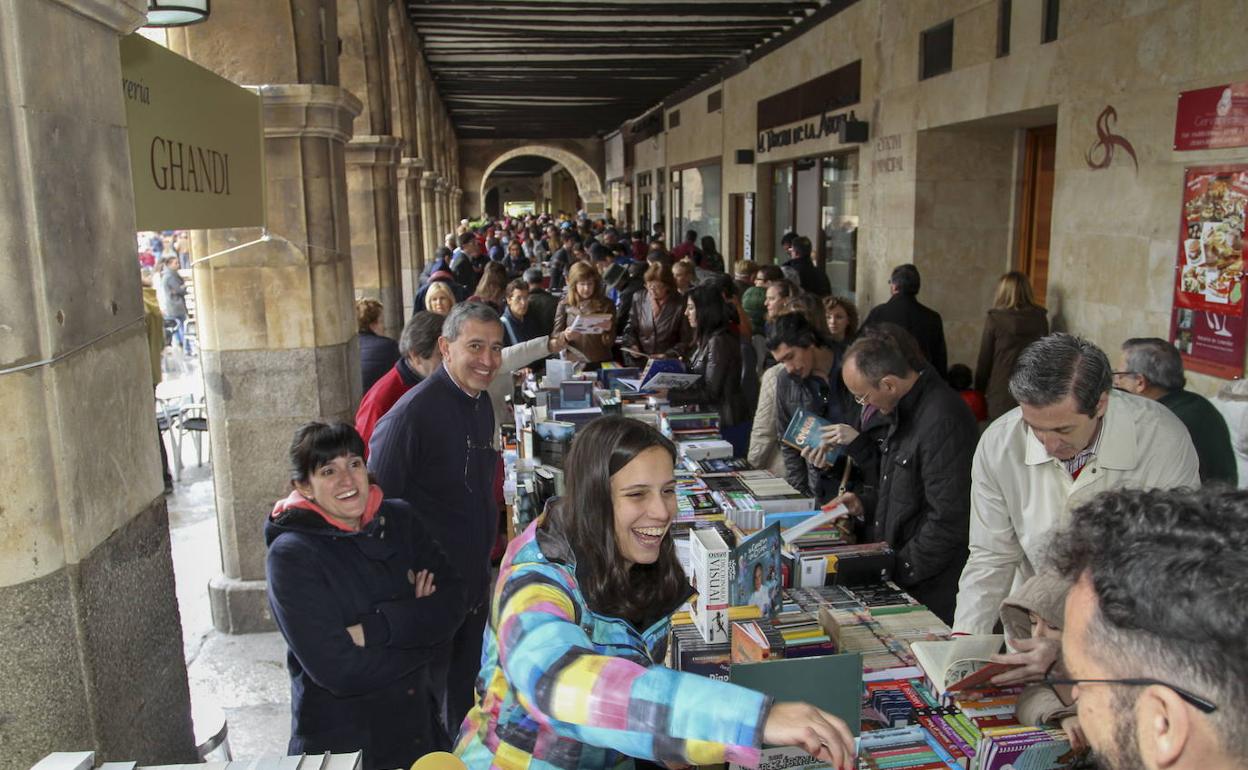 Aspeto al Plaza Mayor de Salamanca durante una edición anterior del Día del Libro