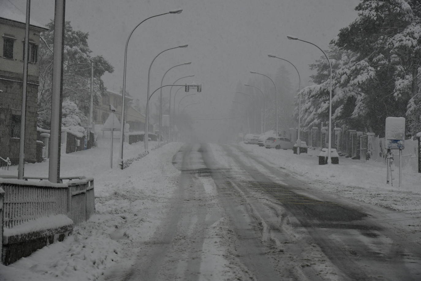 Fotos: La nieve colapsa San Rafael en abril