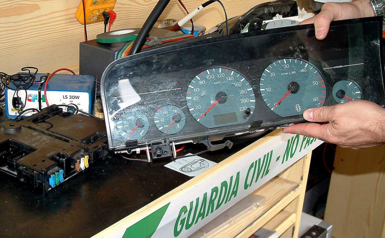 Dos años de cárcel por vender coches trucados en el concesionario de Vepisa