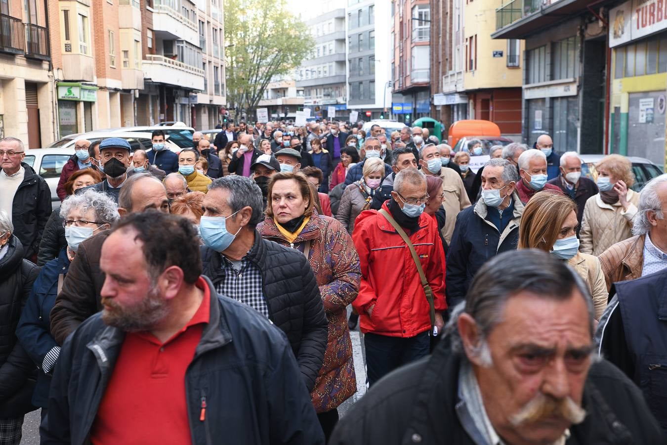 Fotos: Manifestación en Valladolid para exigir que se retome el proyecto de soterramiento