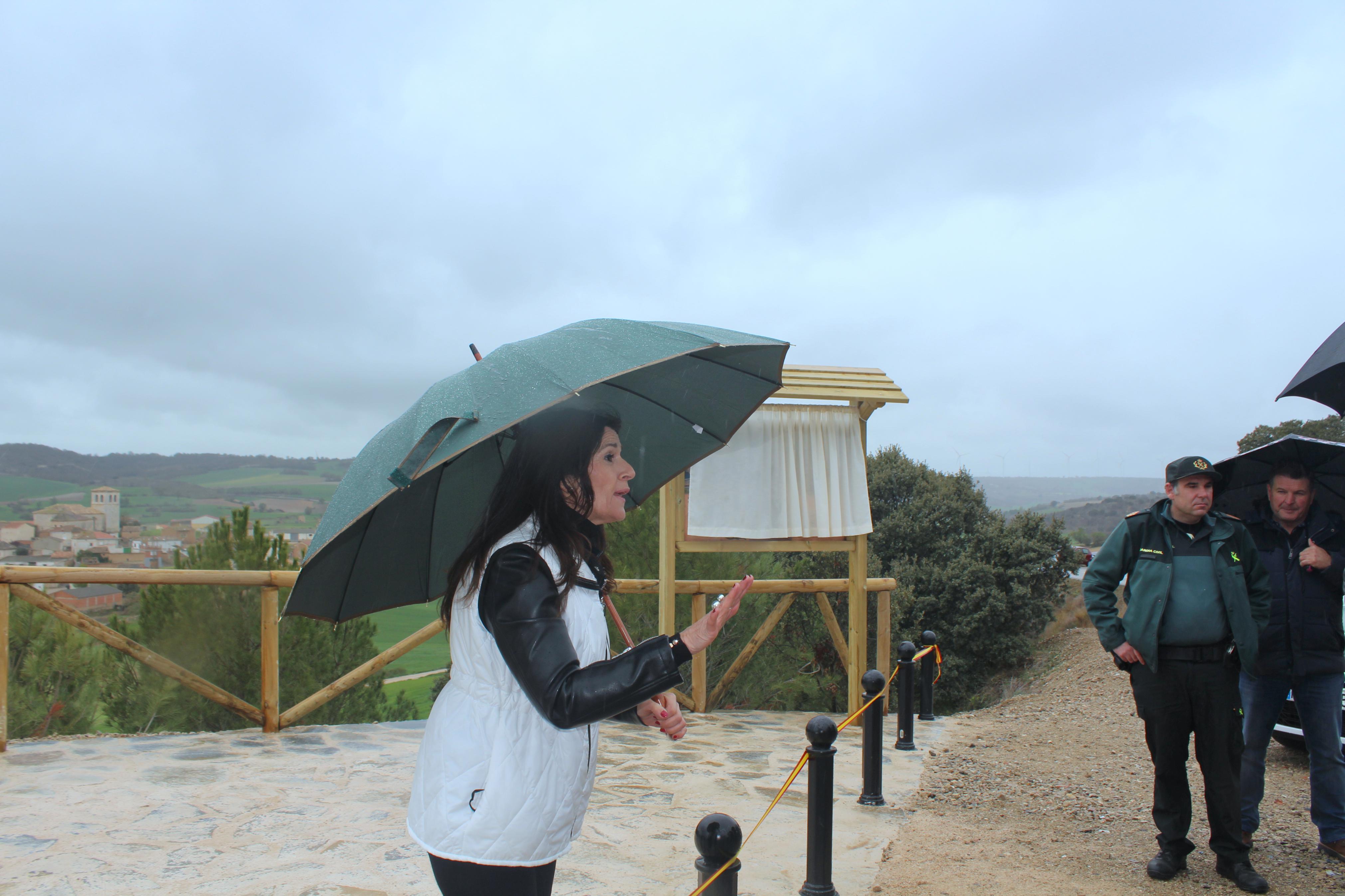Coincidiendo con el Día del Libro y la Fiesta de Castilla y León, Valdecañas de Cerrato inauguró el Mirador Miguel Delibes